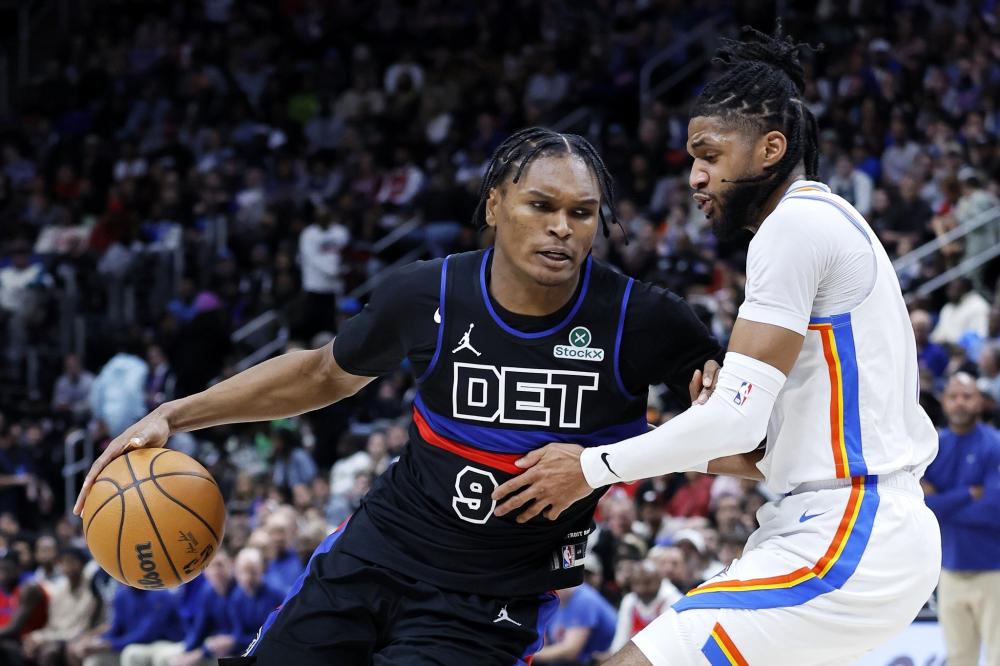 卡对自己球 卡对自己球