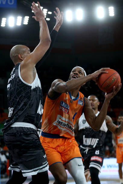 对手仅完成 对手仅完成